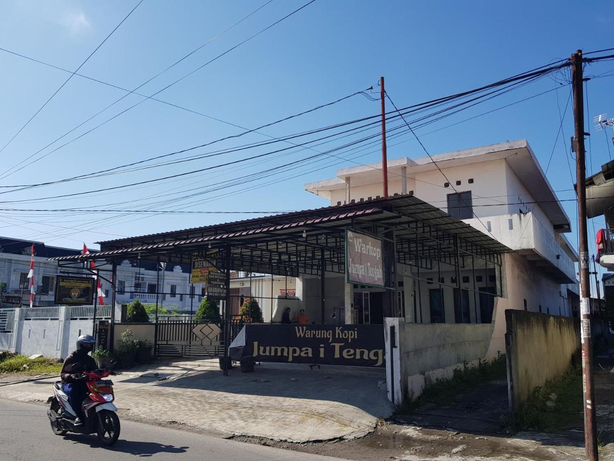 Oyo 93162 Cempaka Syariah Hotel Медан Екстериор снимка